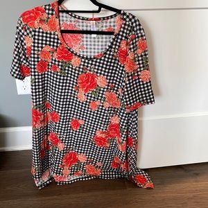 Lularoe nwot large Perfect T
